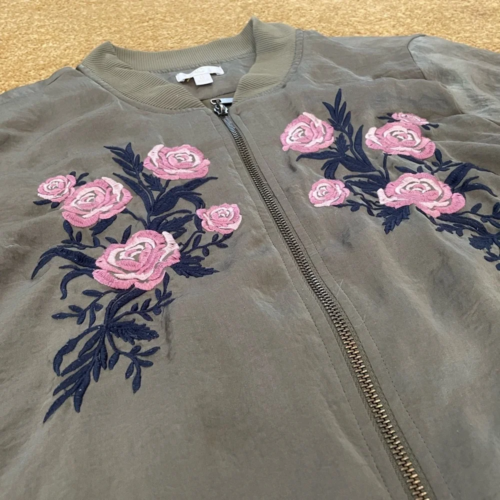 Charming Charlie Silky Fashion Retro Embroidered Windbreaker Womens Size (S) - Picture 2 of 6